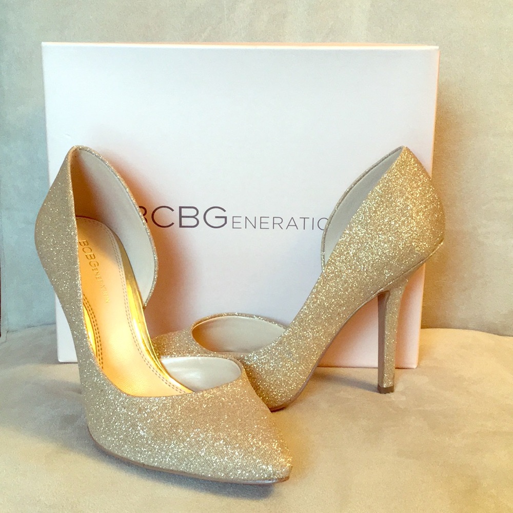 🔥 BCBGeneration Gold Heels 🔥